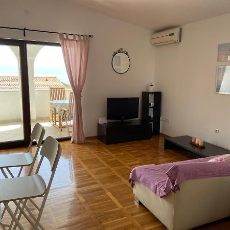 Apartment Iris & Elena Pinezići Εξωτερικό φωτογραφία