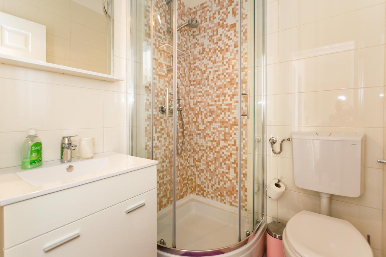 Apartment Iris & Elena Pinezići Εξωτερικό φωτογραφία