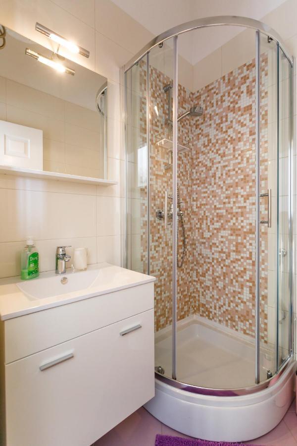 Apartment Iris & Elena Pinezići Εξωτερικό φωτογραφία