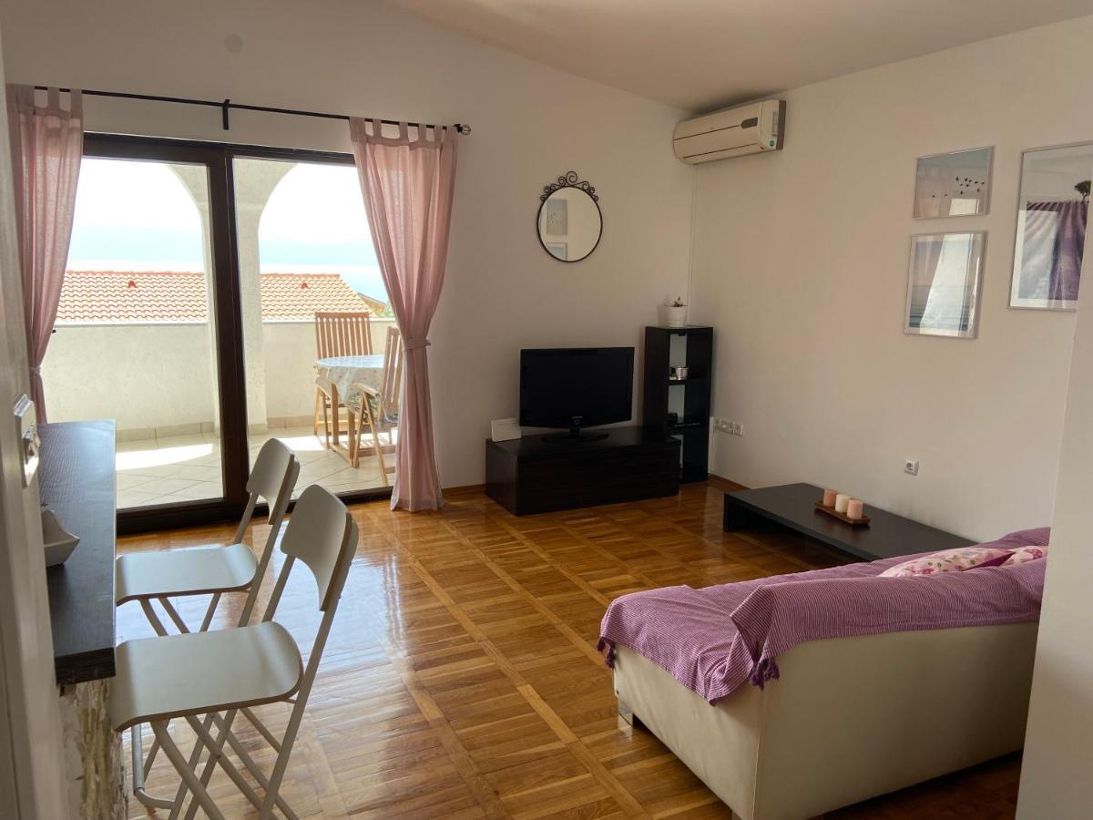 Apartment Iris & Elena Pinezići Εξωτερικό φωτογραφία
